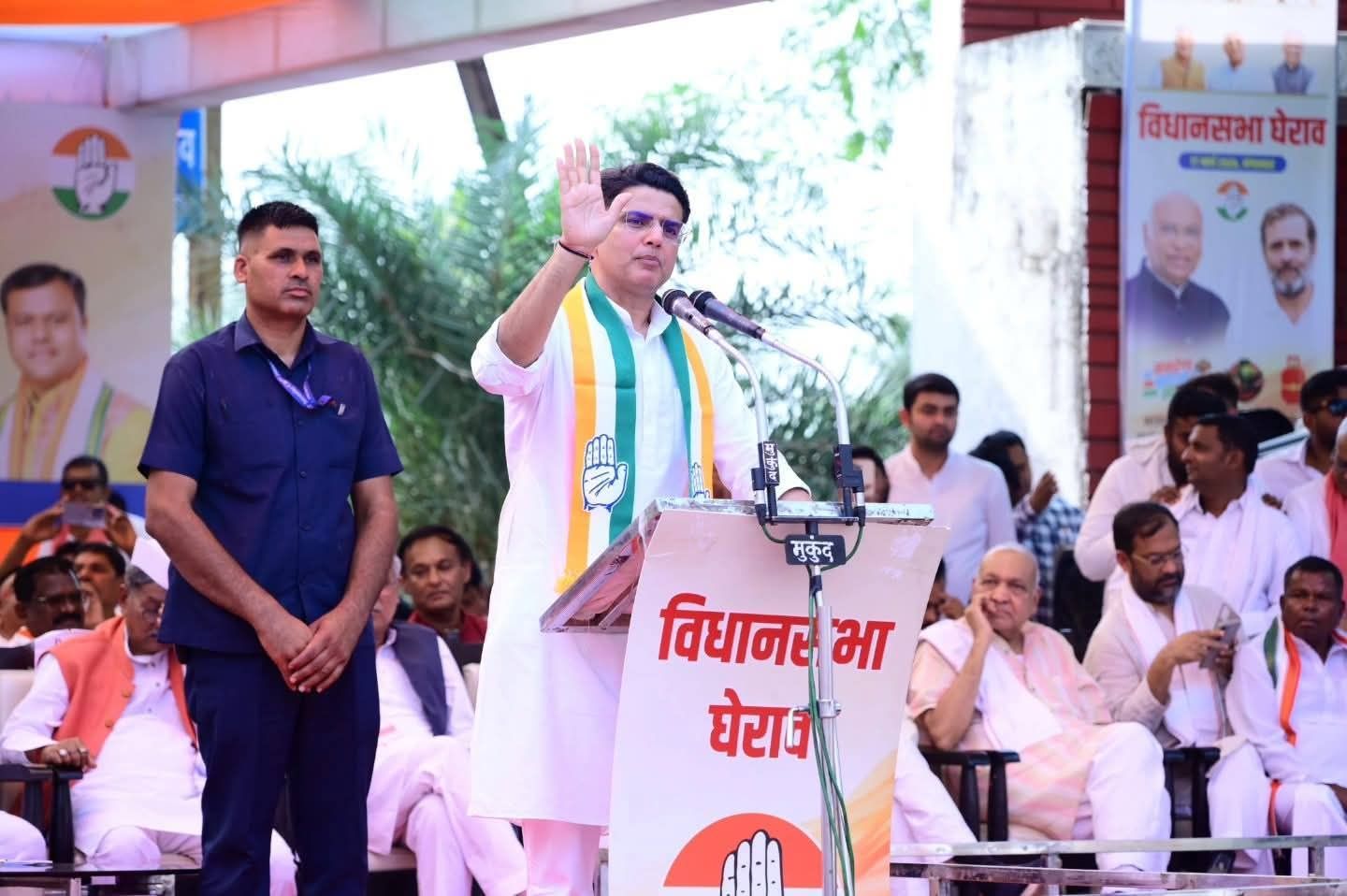 सचिन पायलट व दीपक बैज के नेतृत्व में कांग्रेस का प्रदर्शन, कई मुद्दों पर भाजपा सरकार को घेरा