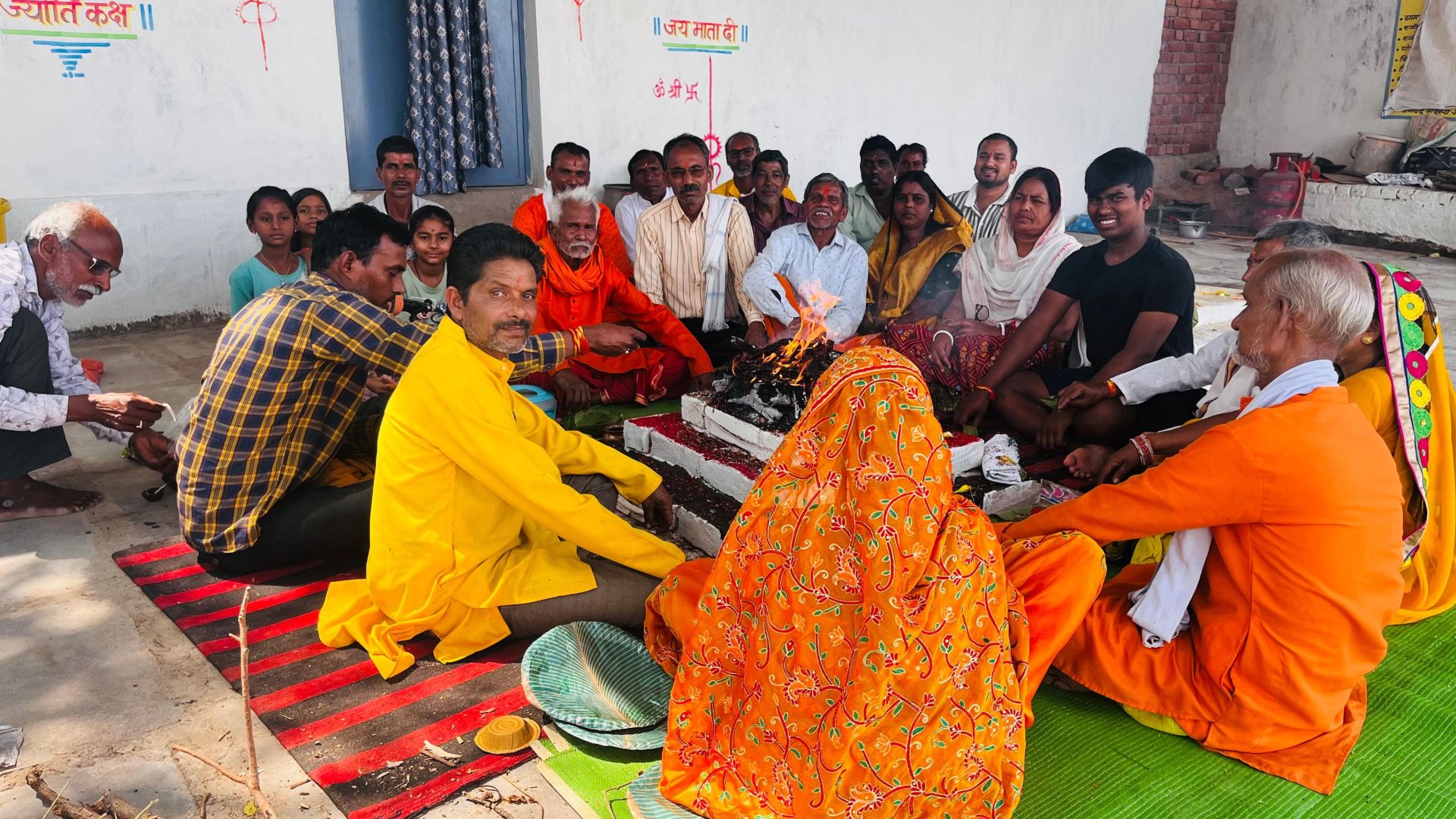 गिधपुरी के महामाया शीतला मंदिर में हवन-पूजन सम्पन्न, श्रद्धालुओं ने सुख-समृद्धि की कामना की