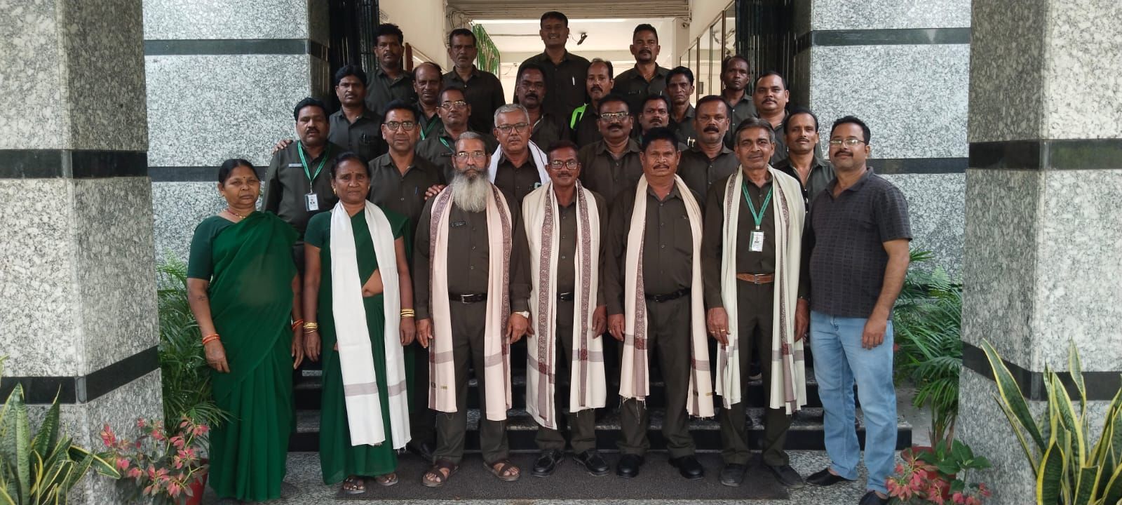 मार्च से मई में सेवानिवृत्त व होने वाले कर्मियों को अवकाश के कारण पूर्व में ही दी गई विदाई