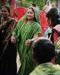 बरसते पानी में मंत्री लक्ष्मी राजवाड़े ने महिलाओं संग किया डांस, विधायक भी थिरकीं