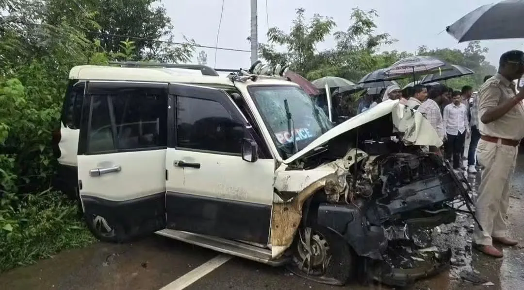 4 जवान घायल भानपुरी के पास मंत्री केदार कश्यप के काफिले का हादसा