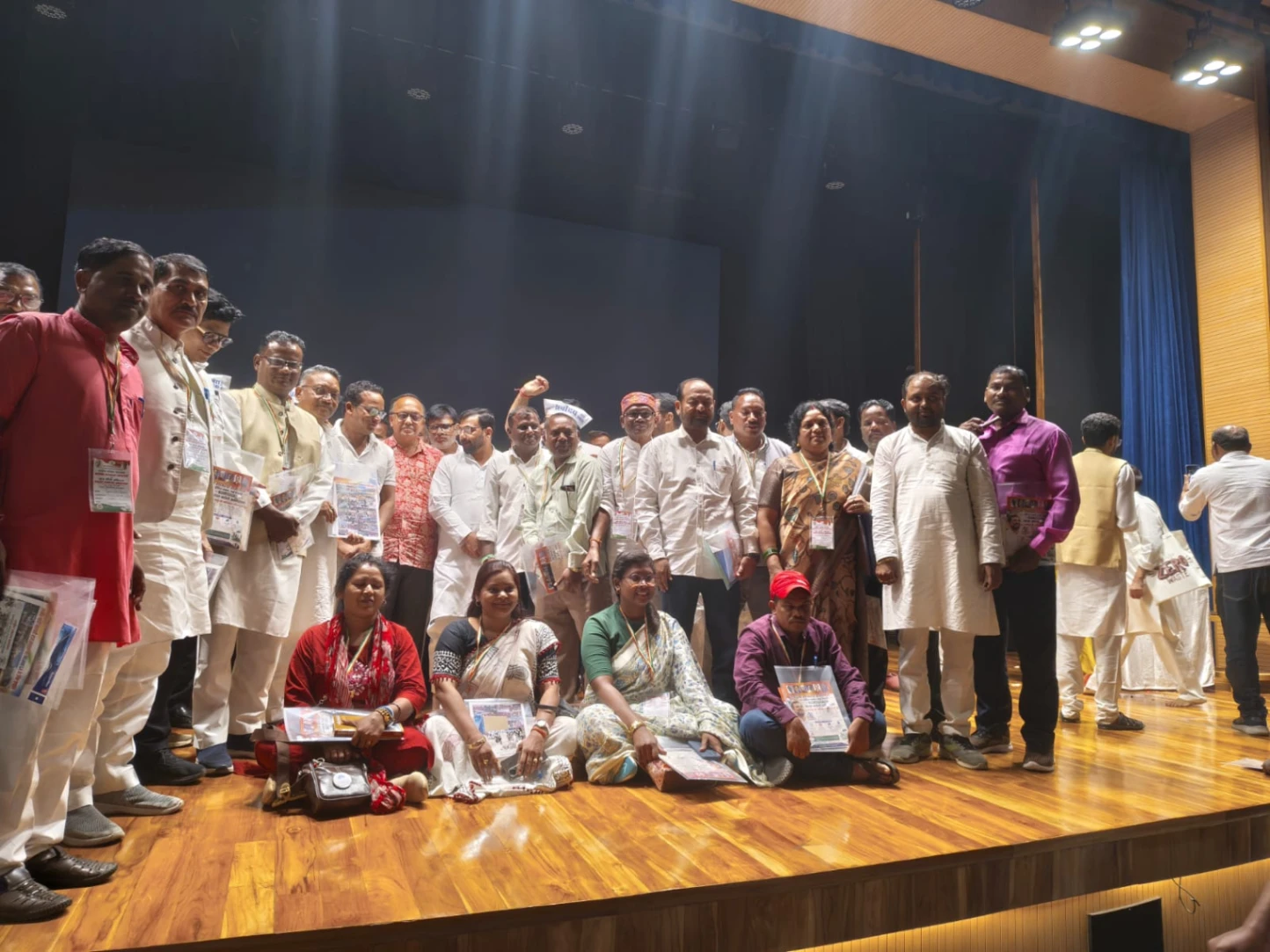 ‘काम मांगो अभियान’ को लेकर राष्ट्रीय संकल्प समागम में विमल साहू की सहभागिता