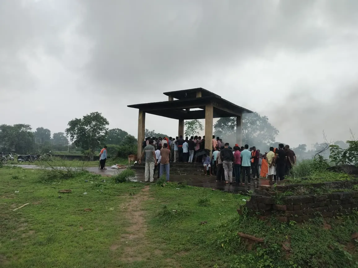 पार्षदों ने नगर पालिका से की मांग